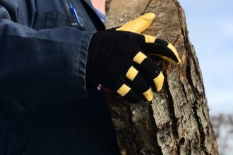 Tips for Choosing the Woodworking Gloves
